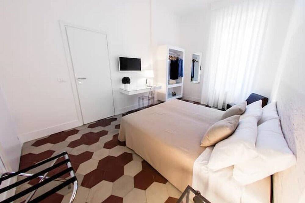 Rhegion B&B - Room with private bathroom in Regio de Calabria, Provincia de Reggio Calabria