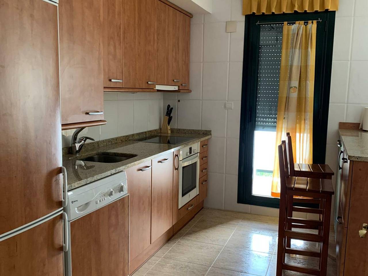 Entire apartment, Spacious 2-Bed Apartment with Pool, Balcony & Garage in Jaca in Jaca, Spanish Pyrenees