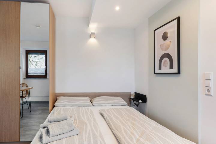 Appartement entier, Appartement 'Bienenweide' avec jardin partagé et Wi-Fi in Ötisheim, Forêt Noire du Nord