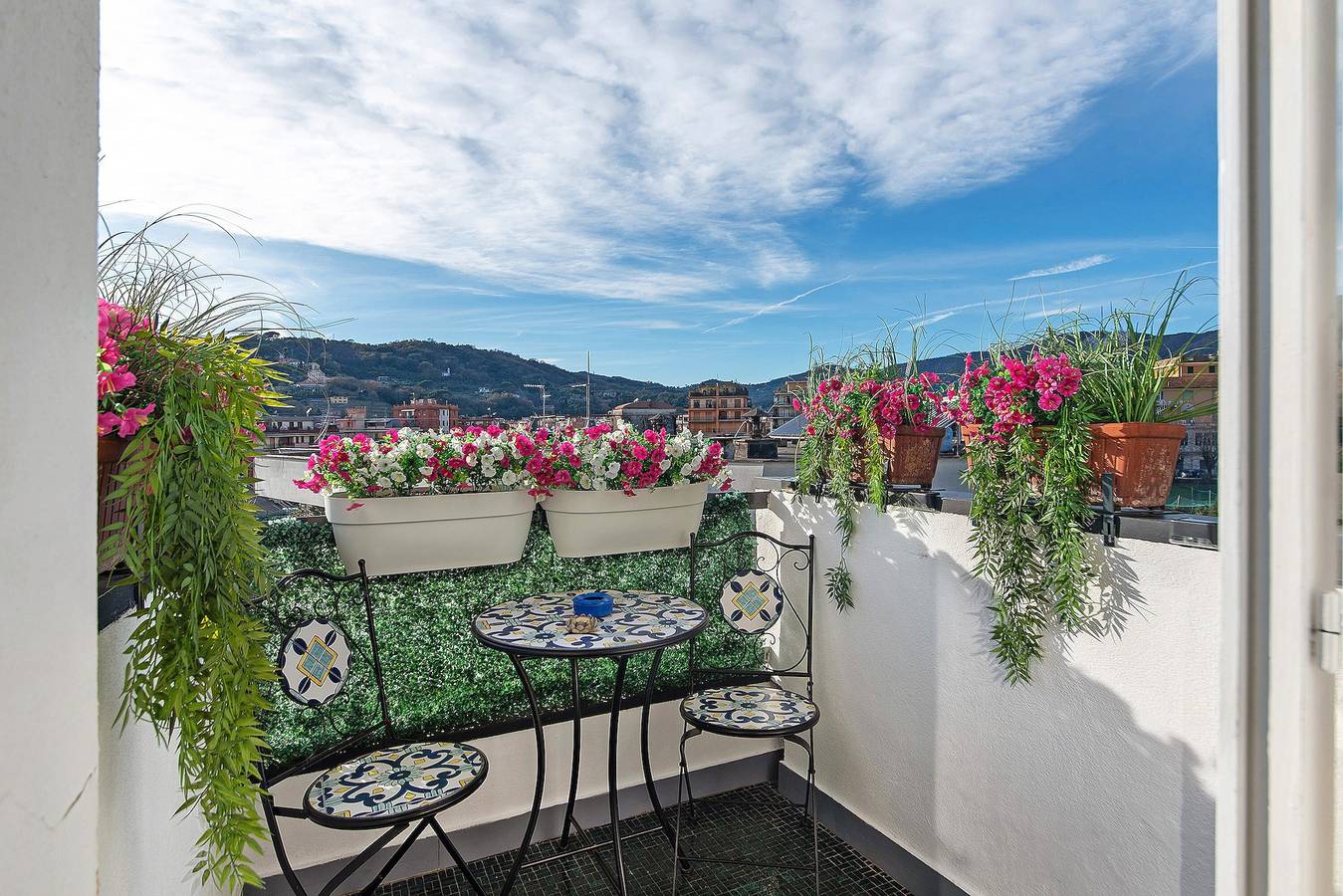 Hel leilighet, Apartment 'Linda's Pet Friendly Beach House' with Balcony, Wi-Fi and Air Conditioning in Rapallo (By), Rapallo