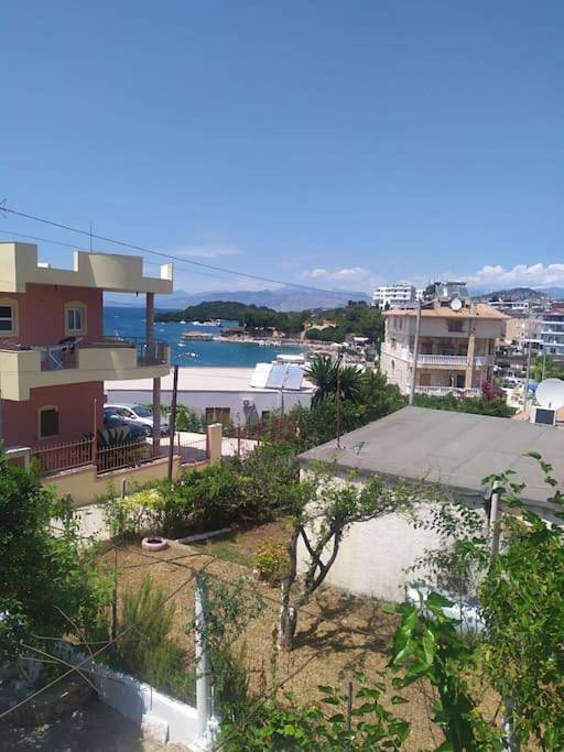 Location de vacances pour 10 personnes, avec jardin et vue dans Ksamil