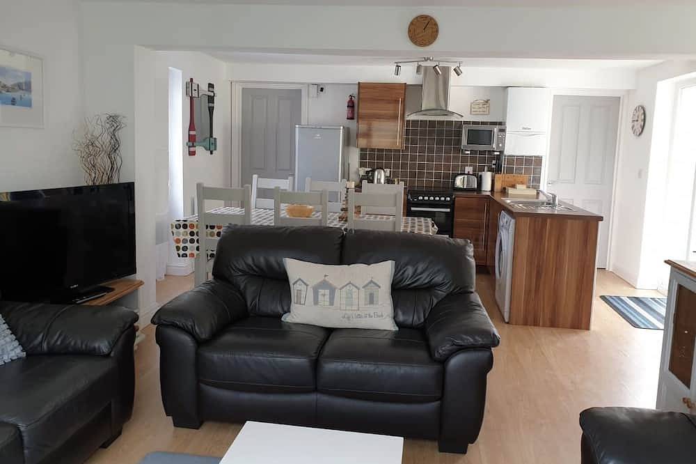 Apartamento entero, Neap Tide Looe. Amplio apartamento de 3 dormitorios y 2 baños, a poca distancia de la ciudad y la playa in Looe, Cornualles