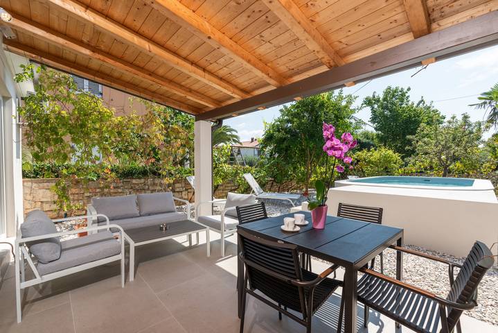 Villa für 3 Personen, mit Terrasse und Garten in Umag und Umgebung - 2