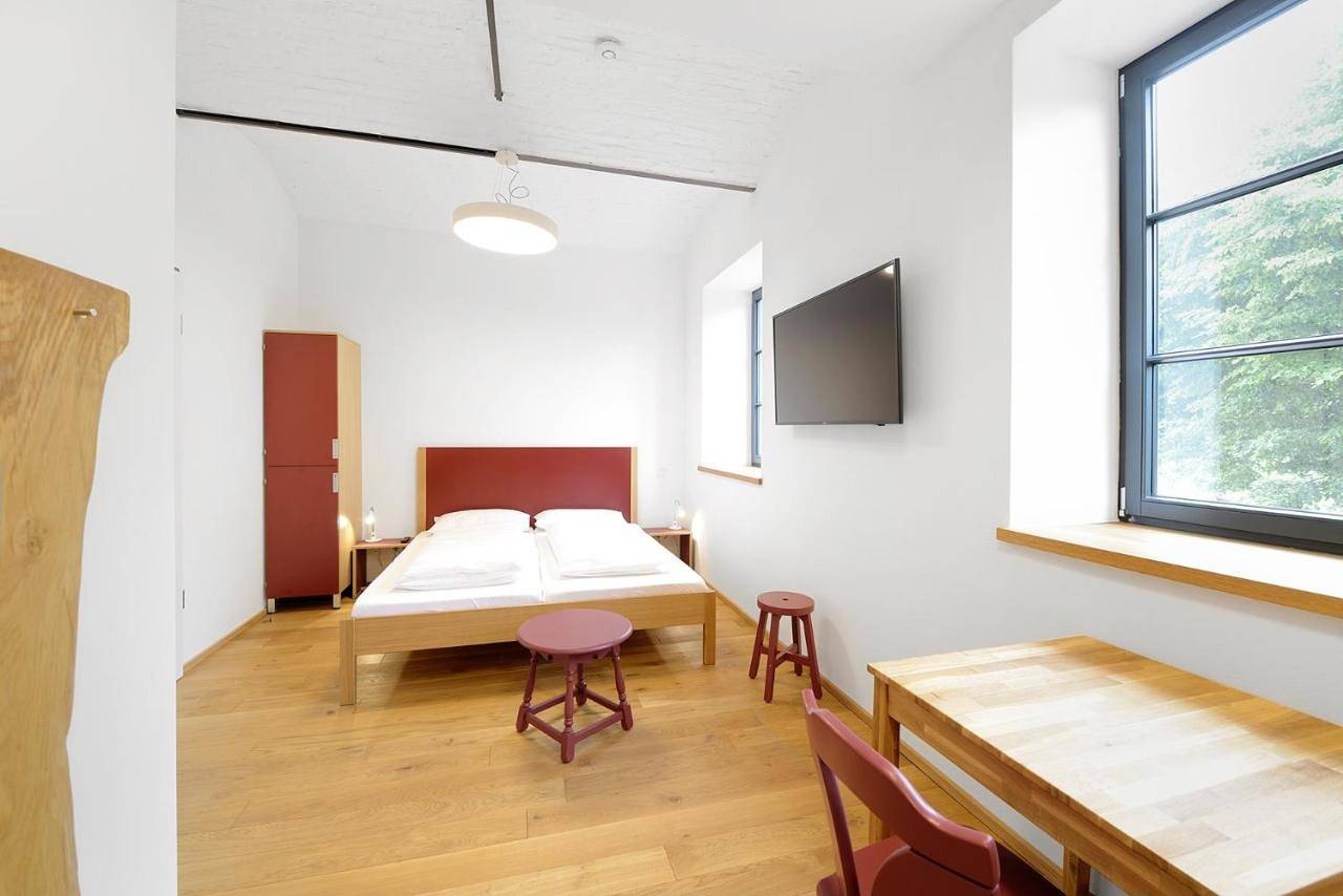 Twin Room with Bathroom in Wiesbaden, Südhessen