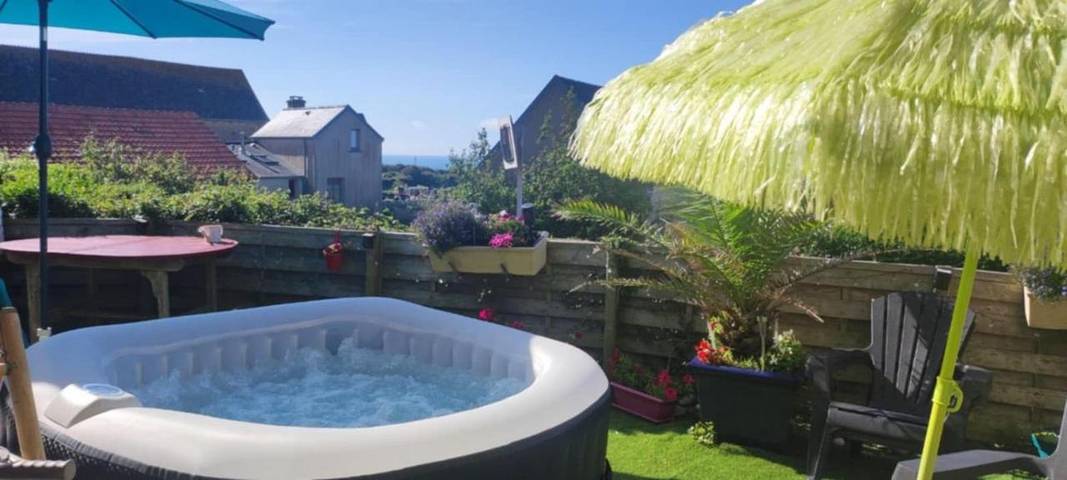 Gîte pour 2 personnes, avec jardin et jacuzzi à Saint-Germain-des-Vaux - 4