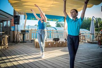Static Caravan for 4 People in Saint-Julien-des-Landes, Loire Valley, Photo 4