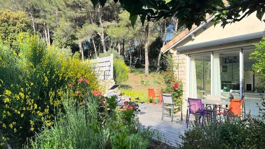Gîte pour 7 personnes, avec jardin et piscine à Taillades