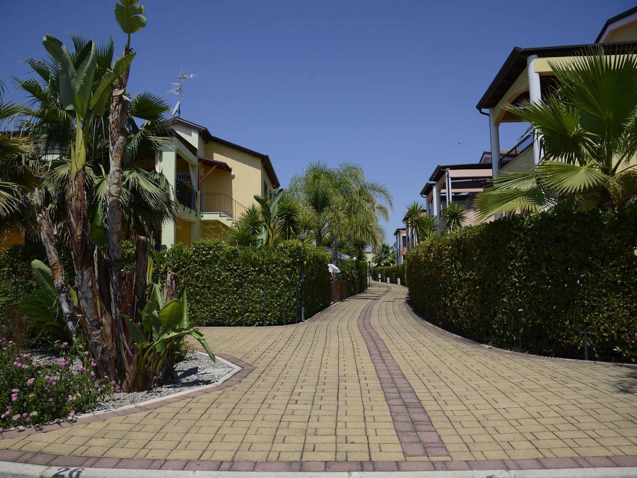 Apartamento entero, Wohnung 'Artemide' mit Infinity-Pool in Policoro, Golfo de Tarento