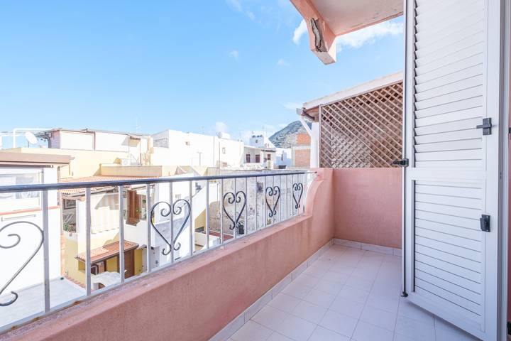 Gîte pour 5 personnes, avec Balcon et Jardin à Lipari - 3
