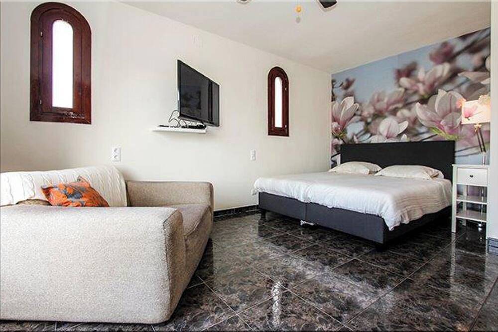 Casa Gusta, una hermosa villa con impresionante piscina y jardín de palmeras! in Xaló, Costa Blanca