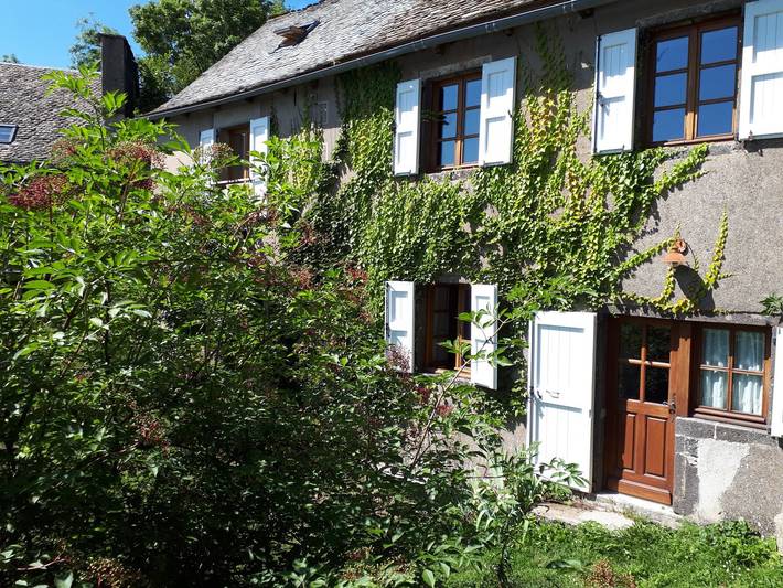 Gîte pour 9 personnes, avec terrasse à Saint-Chély-d'Aubrac - 2