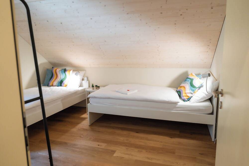 Ganze Wohnung, Pilatus Nest • Luzern • Berge • See • Interlaken • Terrasse • hell & modern in Alpnachstad, Alpnach