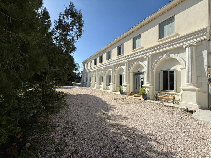 Hotel para 2 personas, con terraza y jardín - 1