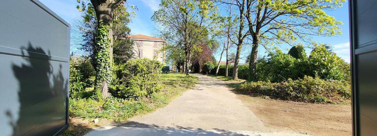 Gîte pour 2 personnes, avec jardin et vue à Irigny - 2