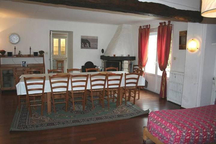 Location de vacances pour 14 personnes, avec terrasse et jardin, animaux acceptés à Vernou-la-Celle-sur-Seine - 2