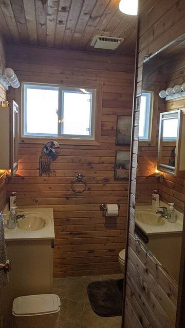 Cabin Rentals And Lodges for 7 Guests in Manitoba, Canada, Picture 4