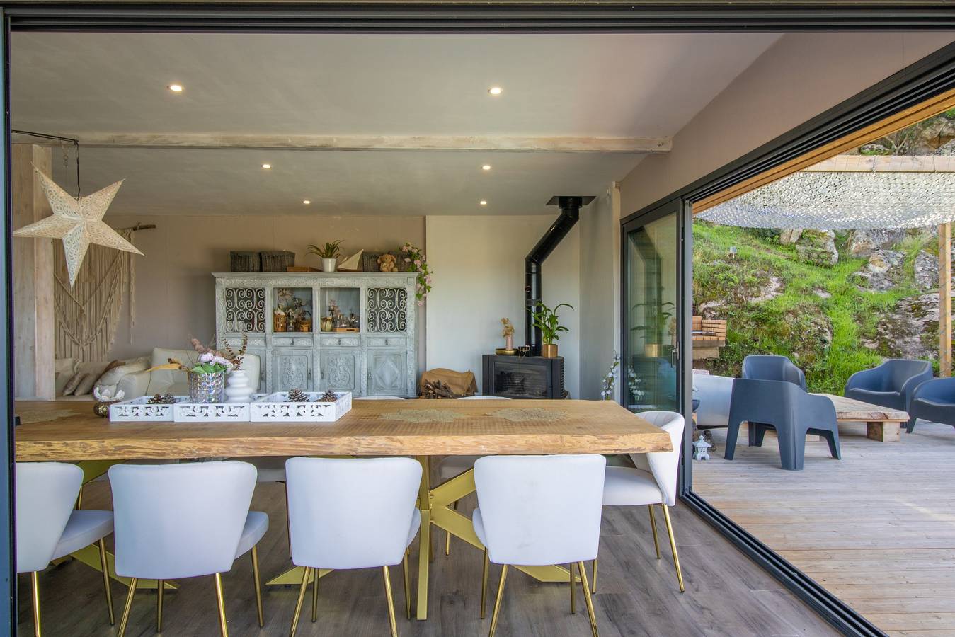 Villa 'Liliekaena' con vista mare, Wi-Fi e aria condizionata in Albitreccia, Ajaccio e dintorni