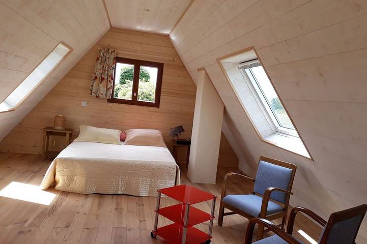 Location de vacances pour 2 personnes, avec terrasse et jardin à Pleudaniel - 2