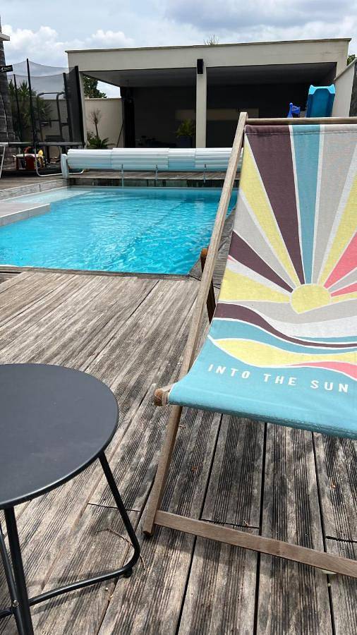 Appartement entier, Studio piscine partagée parking securisé in Saint-Yrieix-sur-Charente, Charente