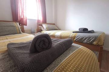 Holiday Home for 9 People in Plymouth, South West England, Photo 2