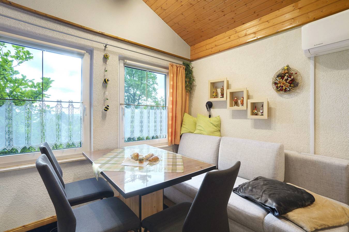 Holiday Home by the Forest with South-Facing View in Steina, Lausitz