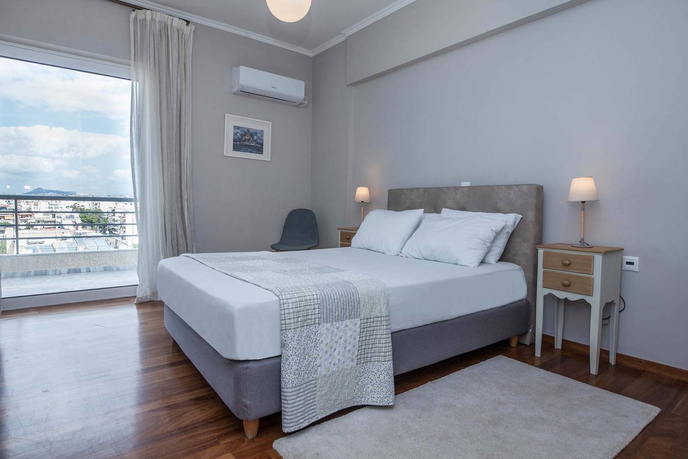 Apartamento inteiro, Alimos Luxury 3 Bd Apt w Stunning Acropolis Views in Atenas, Seção sul de Atenas