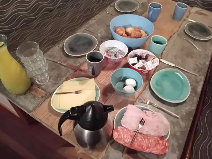 Bateau pour 2 personnes, avec vue sur le lac et terrasse, animaux acceptés dans Groningue - 3