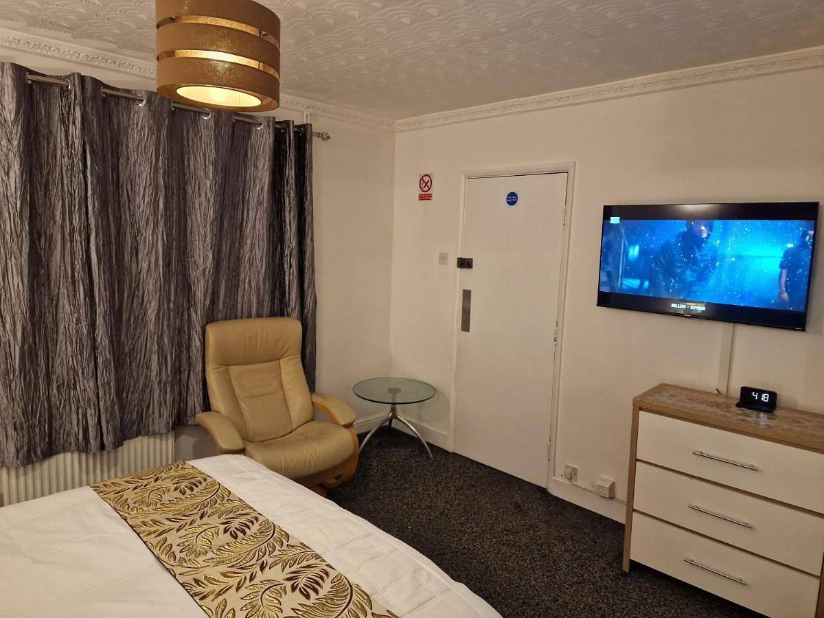 Steyn Guest Lodge in High Wycombe, Chiltern Hills