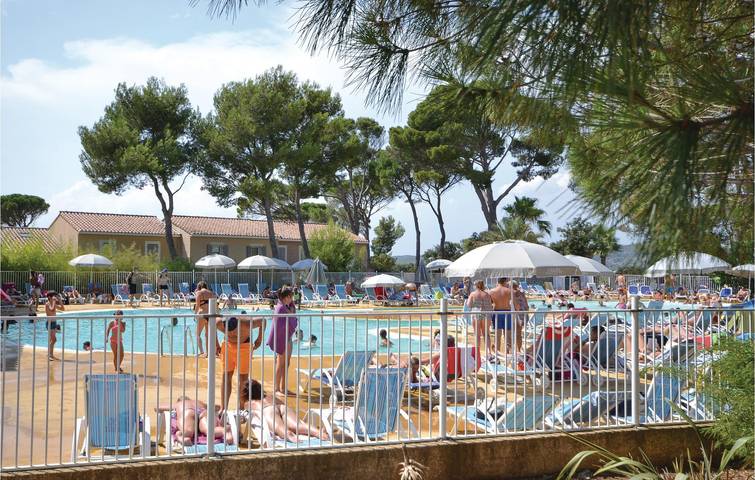 Charmante Wohnung: Pool, Garten, WiFi in Calvisson, Mittelmeerküste (Frankreich)