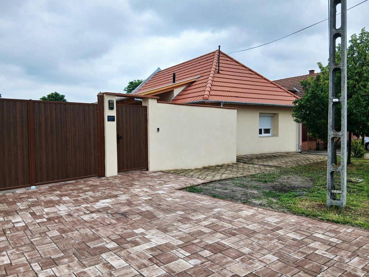 Cały apartament, Botanika apartmanok Zsálya és Rozmaring in Baja, Komitat Bács-Kiskun