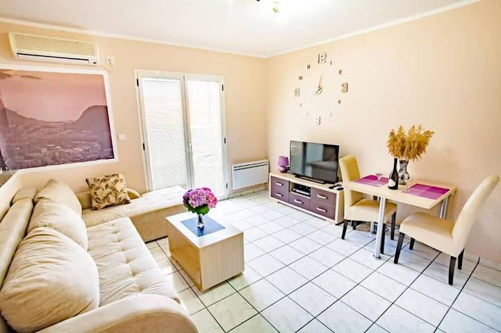 Apartment Adriatics - Apartment mit 1 Schlafzimmer und Meerblick in Sveti Stefan, Opština Budva