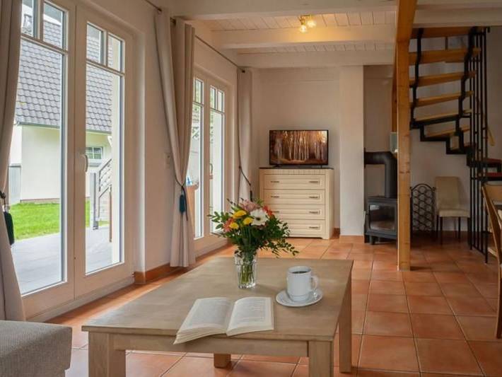 Ferienhaus für 6 Personen, mit Terrasse und Garten in Nienhagen