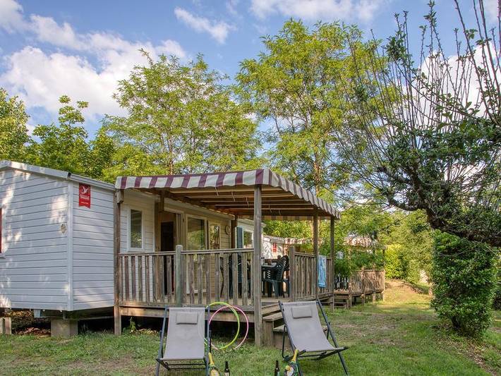 Flower Camping La Sagne  - Mobilheim 6 personen - Mobilheim Confort 34m² (3 Zimmer) - überdachte Terrasse + Tv 6 pers. in Vitrac, Périgord Noir