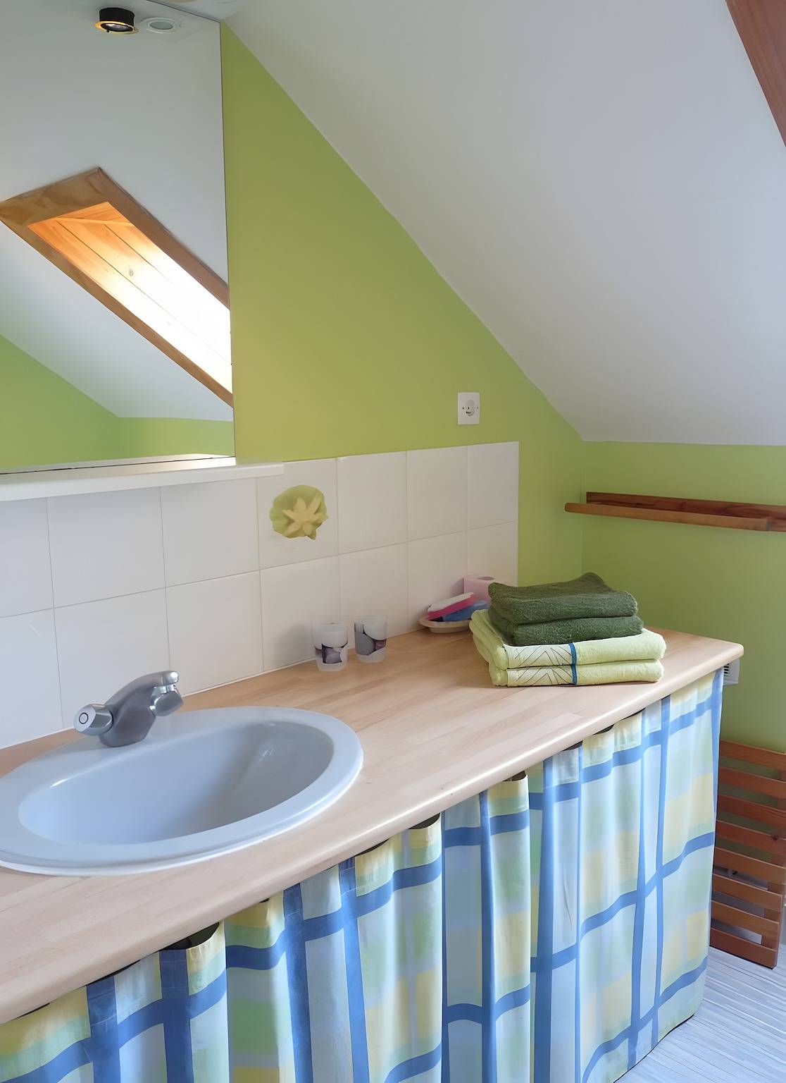 Appartement entier, Gîte "l'escale", au calme, à 2 km de la mer en normandie in Saint-Léonard, Région du Havre