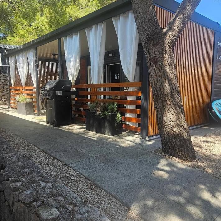 Bungalow für 4 Personen, mit Pool und Ausblick sowie Garten in Zadar