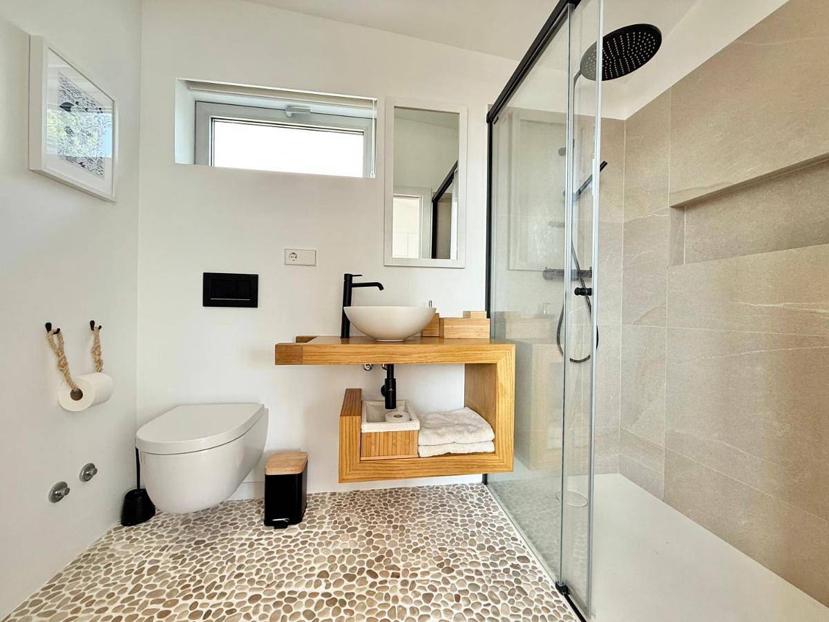 One-Bedroom House in Razo, Carballo