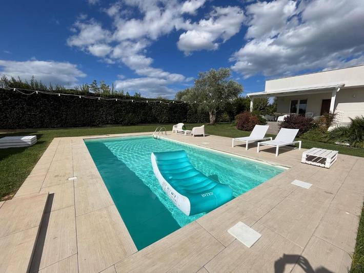 Appartamento per 6 persone, con Balcone e Terrazza nonché Giardino e Piscina a Rutigliano