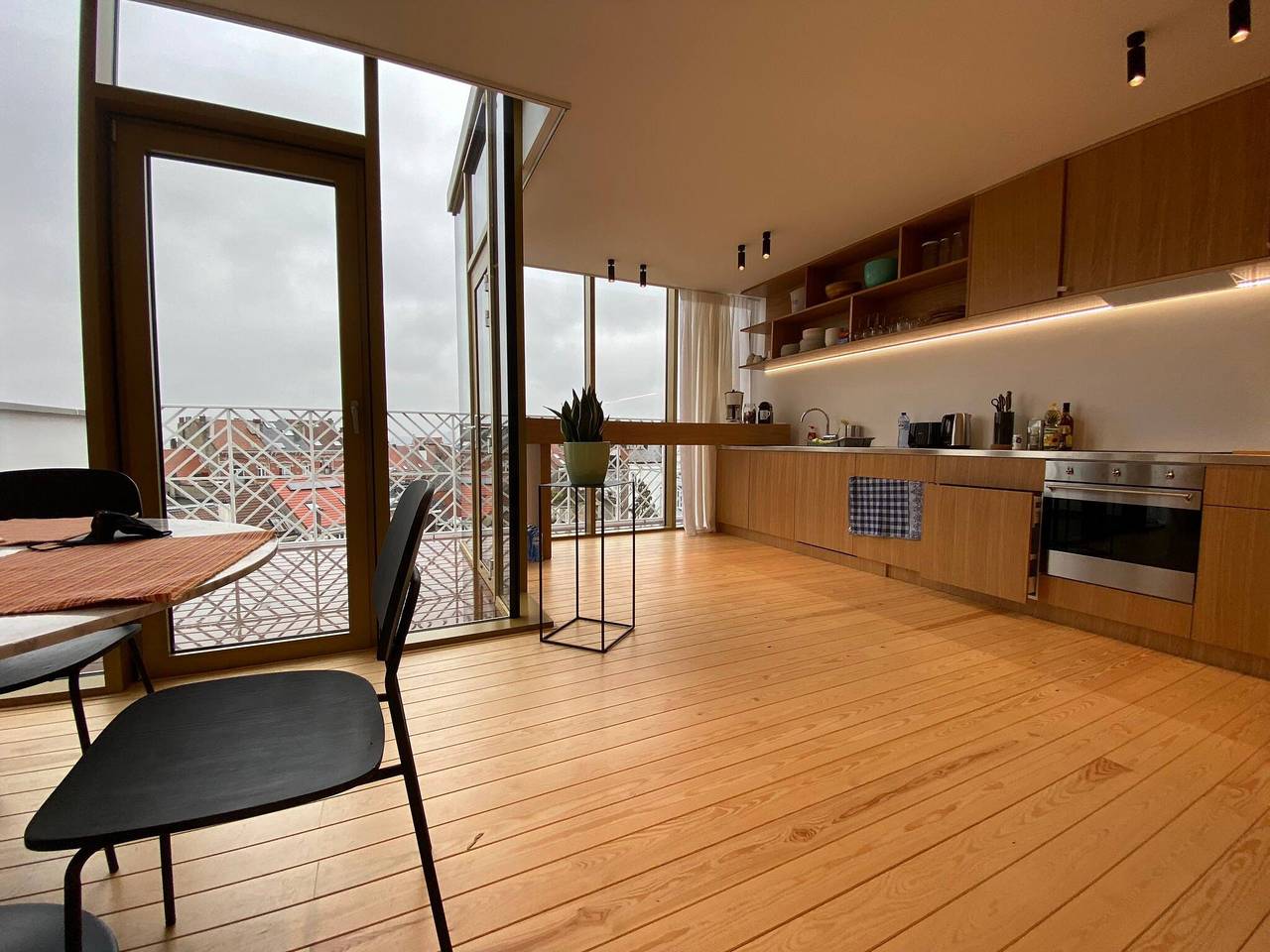 Entire apartment, Top Floor New Duplex Stunning View In Trendy St Gilles in Saint-Gilles (Belgium), Brussels region