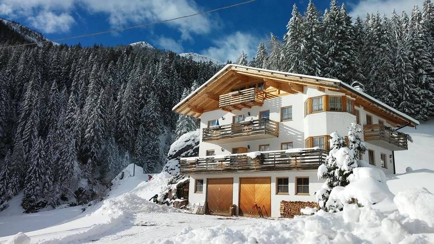 Chalet voor 6 personen, met tuin en whirlpool in Zuid-Tirol