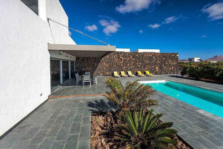 Villa für 8 Personen, mit Garten und Balkon - 1