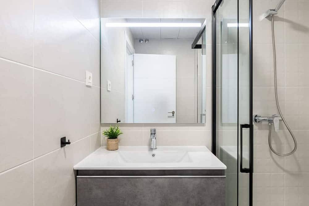 Entire apartment, Getafe Suites Lower B in Getafe, Madrid Province