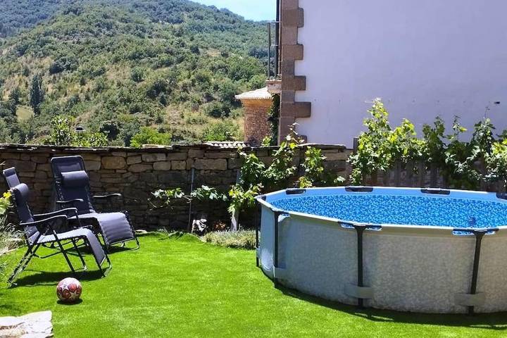 Casa rural para 8 personas, con piscina además de vistas y jardín en Navarra - 4