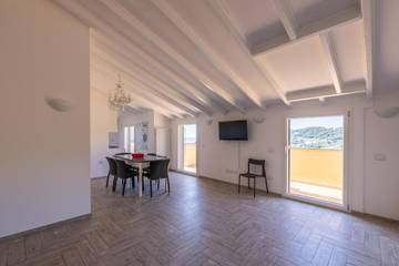 Gîte pour 4 personnes, avec vue et balcon à Laigueglia