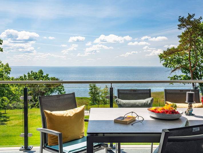 Ferienwohnung für 6 Personen, mit Balkon und Terrasse sowie Garten und Sauna in Zirchow