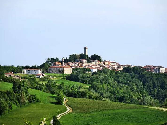 Agriturismo voor 4 personen, met tuin en zwembad in Langhe