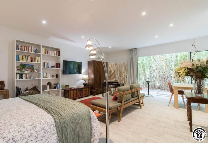 Gîte pour 2 personnes, avec Jacuzzi ainsi que Terrasse et Jardin