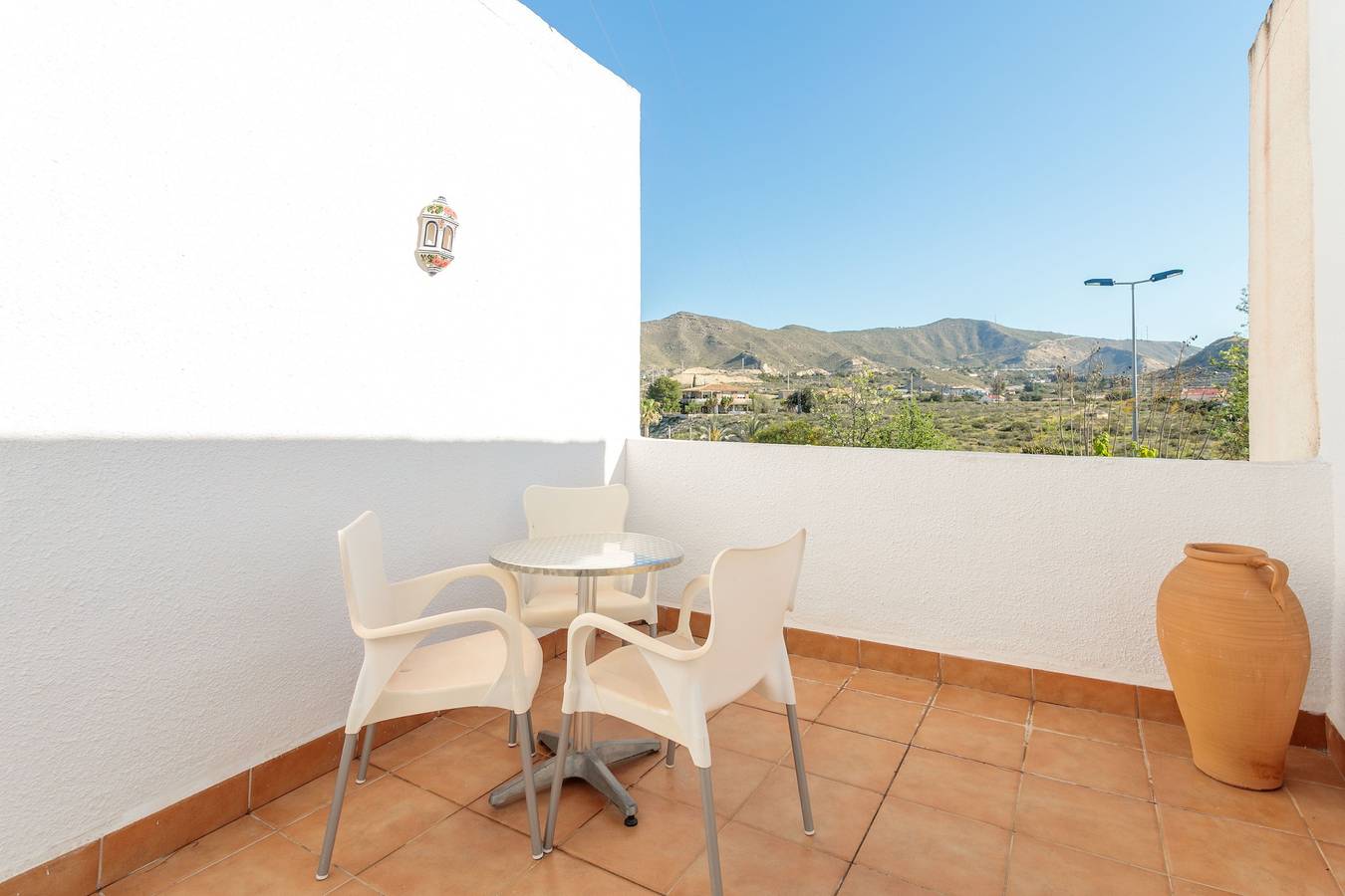 Casa de vacaciones 'Amplio' con piscina compartida, Wi-Fi y aire acondicionado in Campello, Costa Blanca