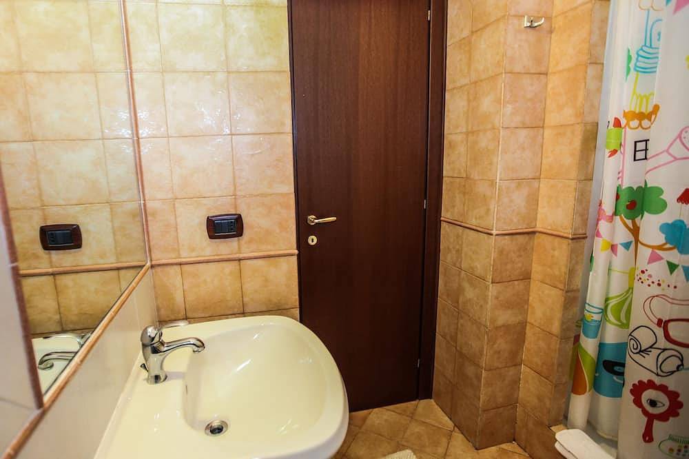 Apartamento inteiro, Casa de férias Bed & Milk 3<br>Apartamento na villa Puglia Taranto perto de San Vito<br>Wifi in Praia A Mare (Taranto), Taranto