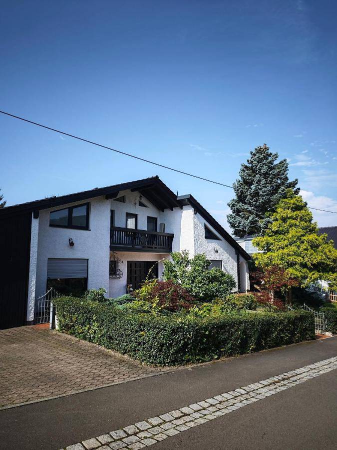 Ferienwohnung für 5 Personen, mit Balkon und Terrasse sowie Ausblick in Strullendorf
