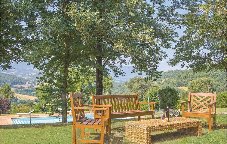 Oasi di Citerna: appartamento di 200mq con piscina e parcheggio in Citerna, Valtiberina